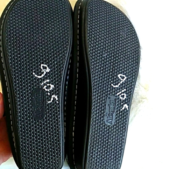 Alegria Mary Jane silver metallic shoes - Picture 8 of 9